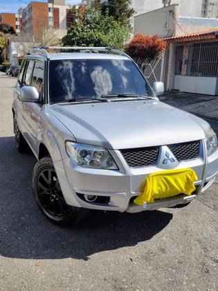 MITSUBISHI PAJERO TR4 2.0 4X4 16V FLEX 4P MANUAL MITSUBISHI PAJERO TR4 2.0 4X4 16V FLEX 4P MANUAL